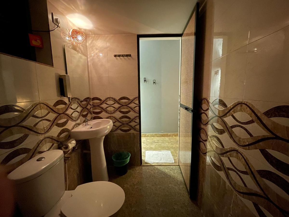 Tien B&B & Bistro Vagator Exteriör bild