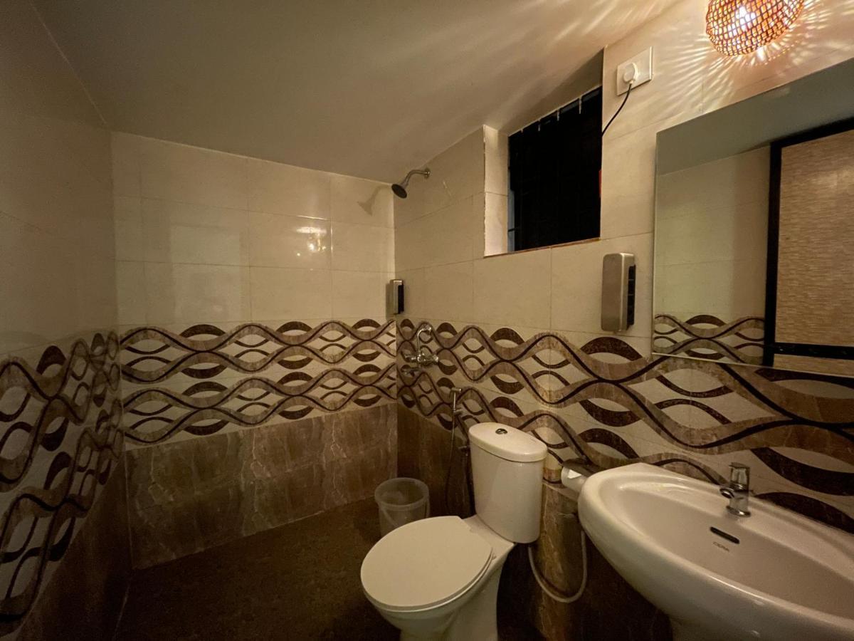 Tien B&B & Bistro Vagator Exteriör bild